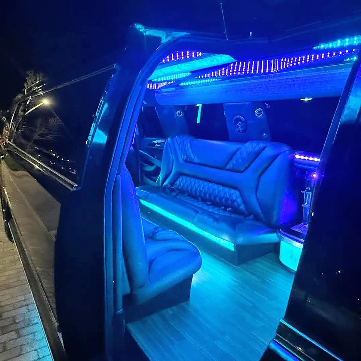 SUV Limousine Rental Orlando - Boss Limousines